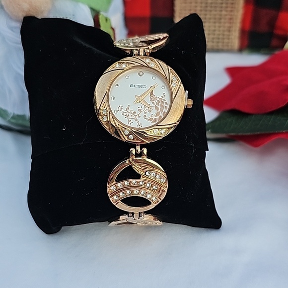 VINTAGE WOMAN\'S SEIKO ROSE GOLD n DIAMOND PEACOCK WATCH
